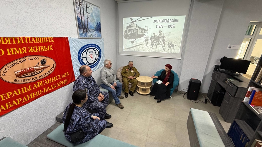   Сотрудники ОВО по Эльбрусскому району с воинами-«афганцами» приняли участие во встрече с учащимися