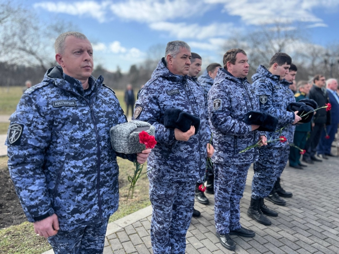 Представители Росгвардии почтили память воинов-интернационалистов в Кабардино-Балкарии