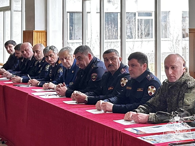 Учащиеся подшефного класса Росгвардии приняли участие в строевом смотре в Кабардино-Балкарии