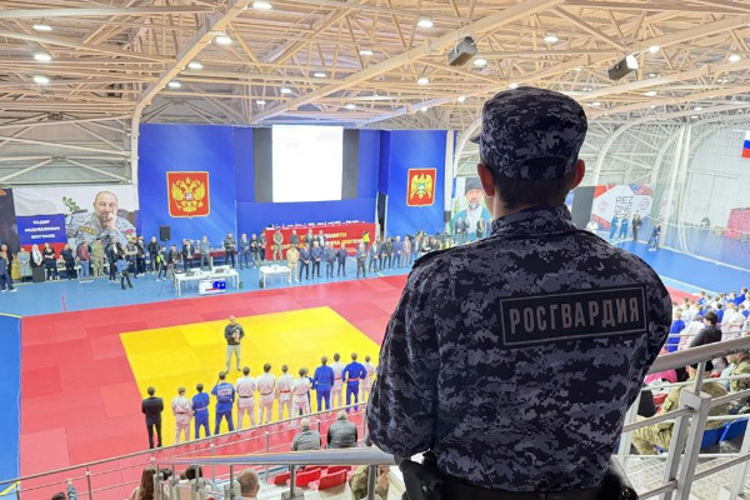 Сотрудники Управления вневедомственной охраны Росгвардии по Кабардино-Балкарской Республике обеспечили охрану общественного порядка на турнире по дзюдо памяти бывшего командира СОБР «Эльбрус» полковника полиции Кадира Шогенова.